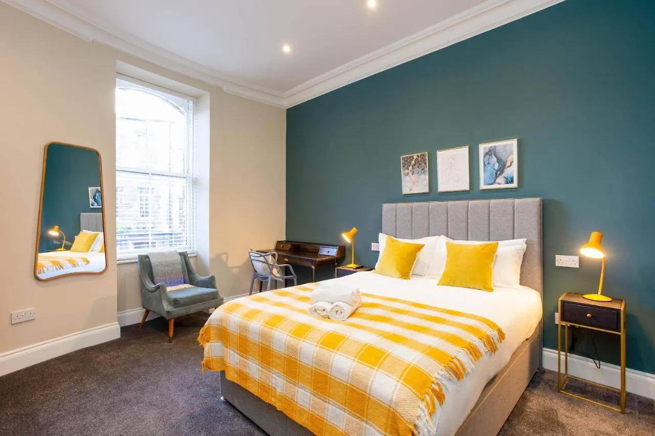 Royal 2Bed Apartment City Center EDI