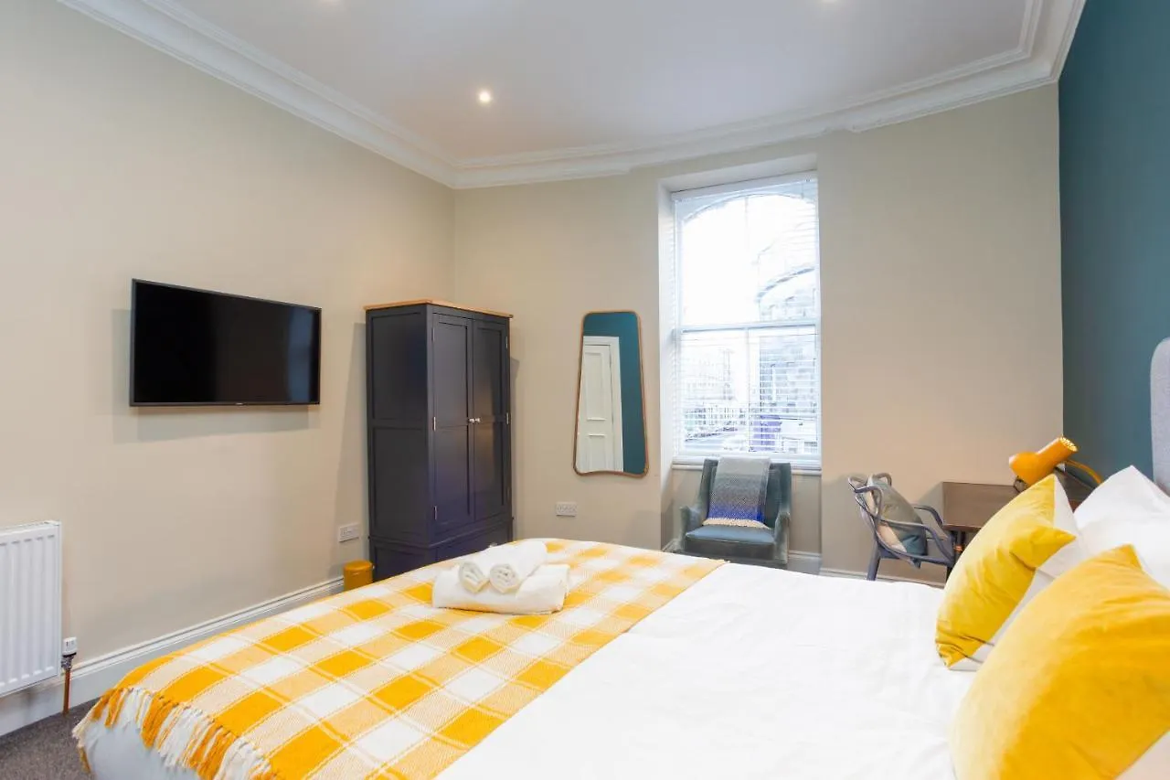 Royal 2Bed Apartment City Center EDI