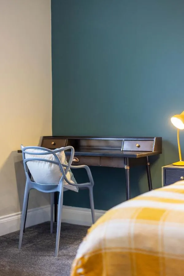 Royal 2Bed Apartment City Center EDI